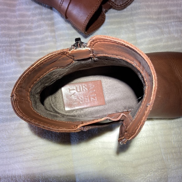 Comfy Naturalizer waterproof booties. Worn twice. Great condition. - Picture 5 of 9